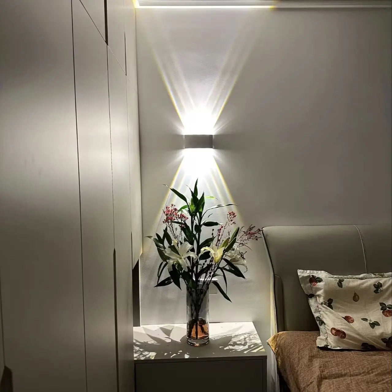 Modern style LED light source outdoor waterproof IP65 plastic garden lighting indoor bedroom living room staircase wall lamp