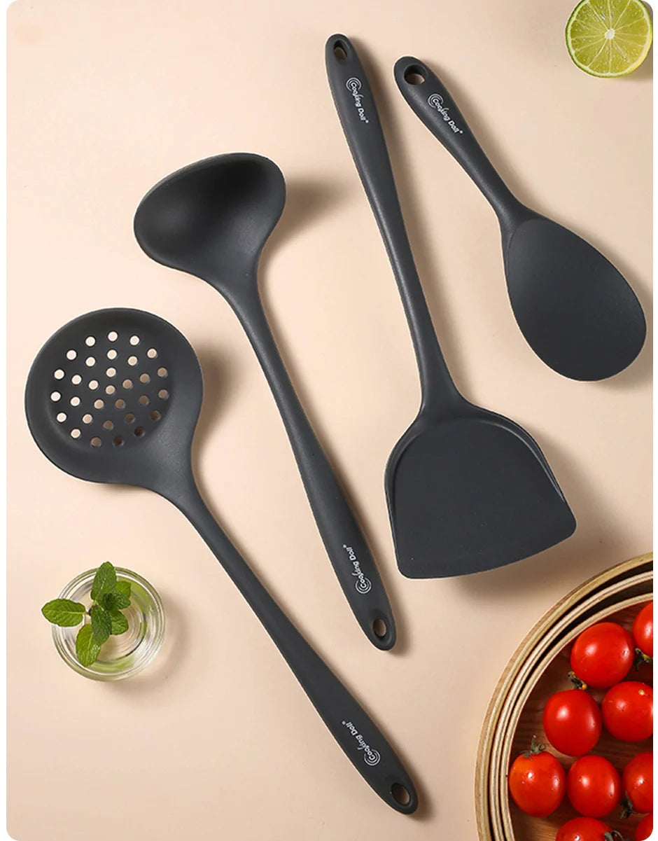 Thickened gray silicone kitchen utensils, kitchen spatula, soup spoon, kitchen multifunctional cooking silicone spatula