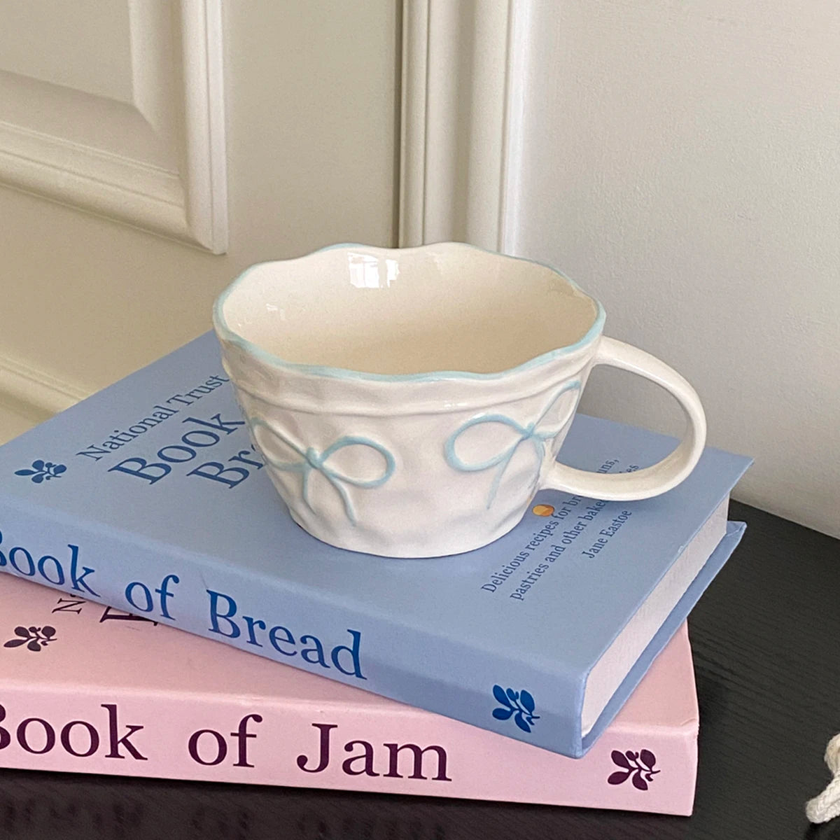 1Pc Ceramic Mug with Bowknot, Exquisite and Simple Design, Large Capacity Couple's Matching Mug, Suitable for Home Decoration, Home Drinking, Candlelight Dinner, Coffee Latte Art Cup, Holiday Gift, Exquisite Gift