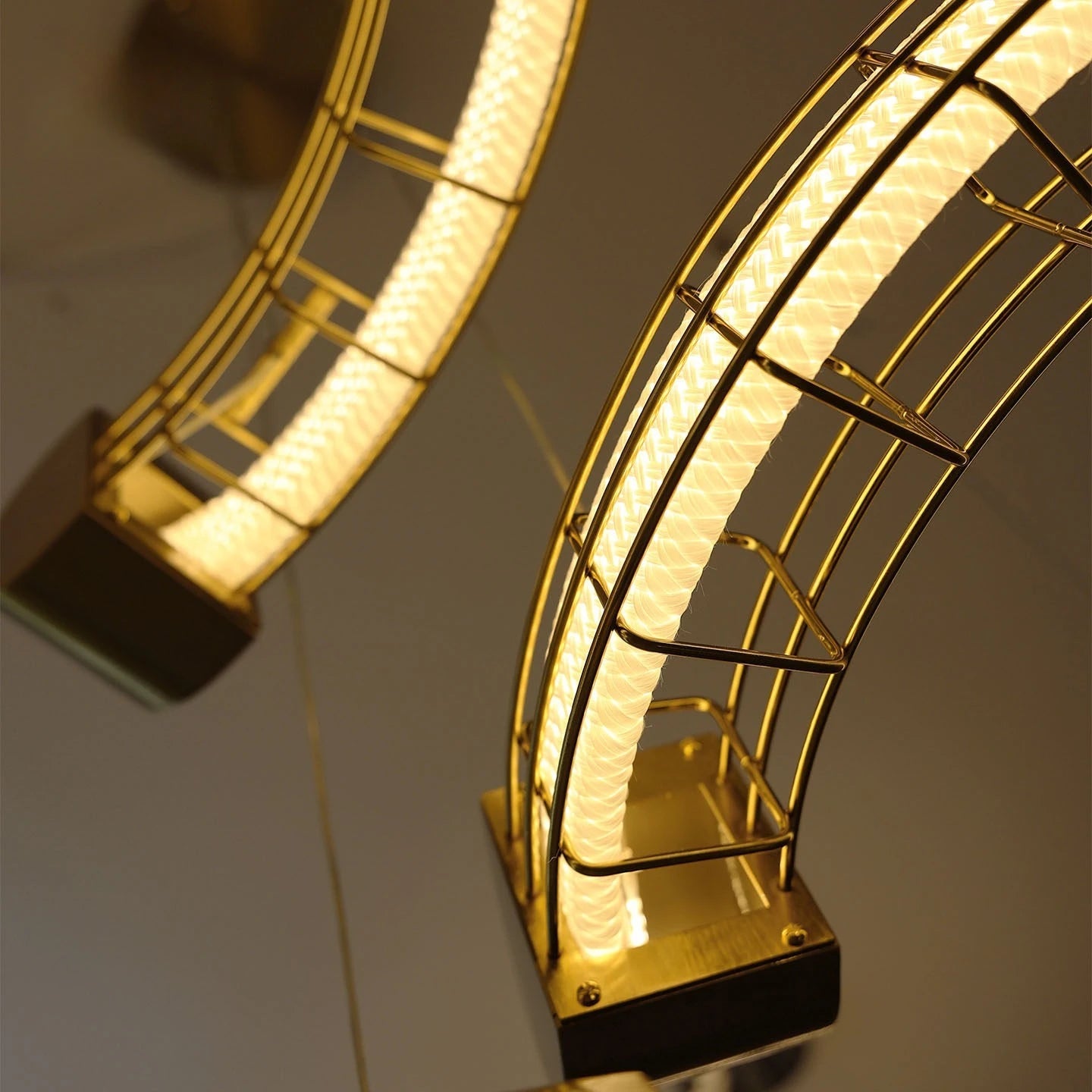 Modern Luxury LED Pendant Light for Living Room Villa Kitchen Island Table Round Iron Dining Hanging Chandelier Home Decor