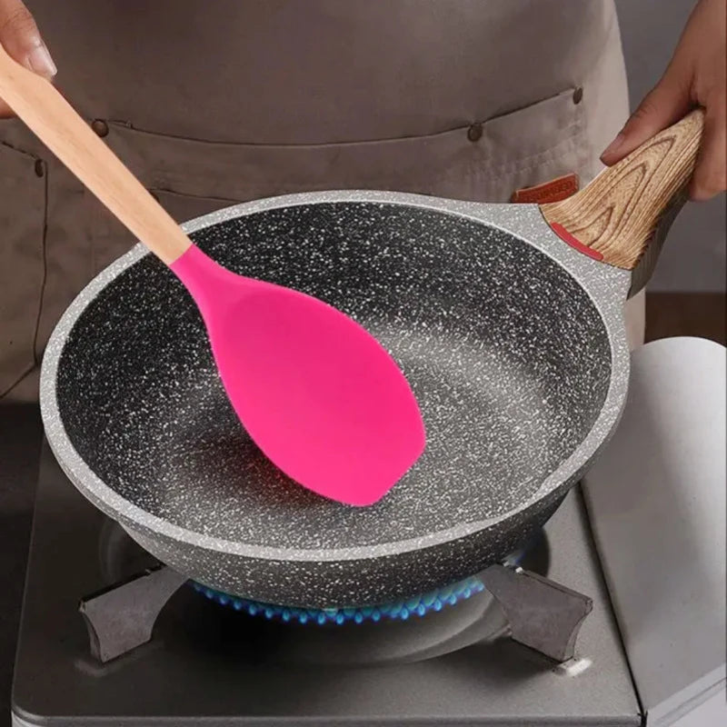 1Pc Silicone Spatula Scoop With Wooden Handle Salad Agitator Pot Scoop Home Cooking Utensils Kitchen Gadgets