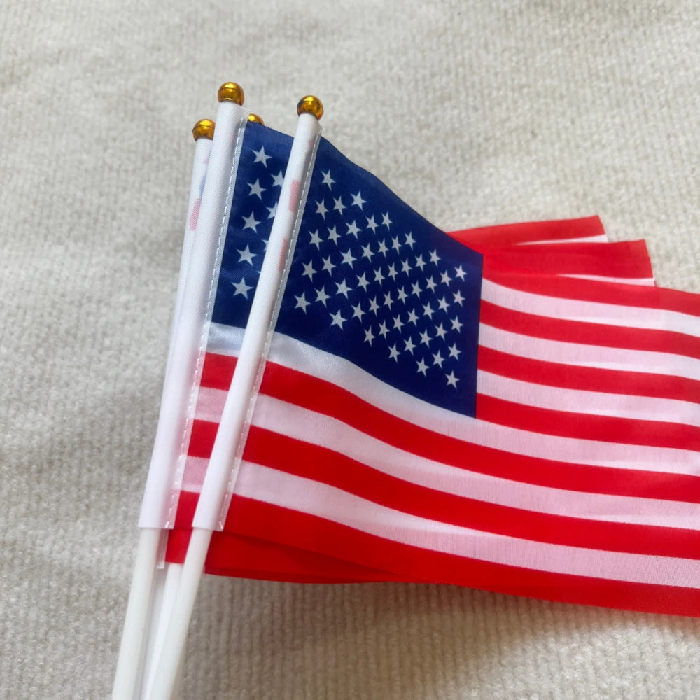 America hand-held flags21*14cm American National Flag USA Flying Flag The United States of America Banner Hand flags with Plasti