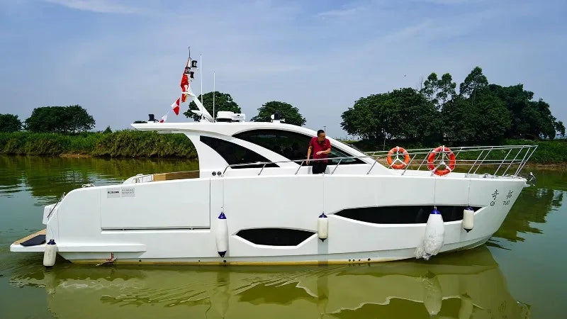 Customizable 2026  Factory Direct 41ft Aluminum Alloy  Luxury Yacht CE High Speed Sport Boat with Outboard Machine for Sale