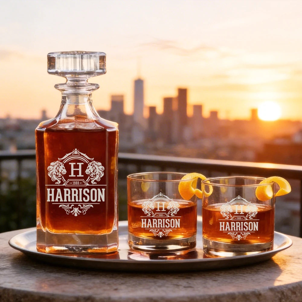 Personalized Whiskey Bottle and Whiskey Glasses, Custom Whiskey Decanter Set, Retirement Gift, Graduation Gift, Groomsmen Gift