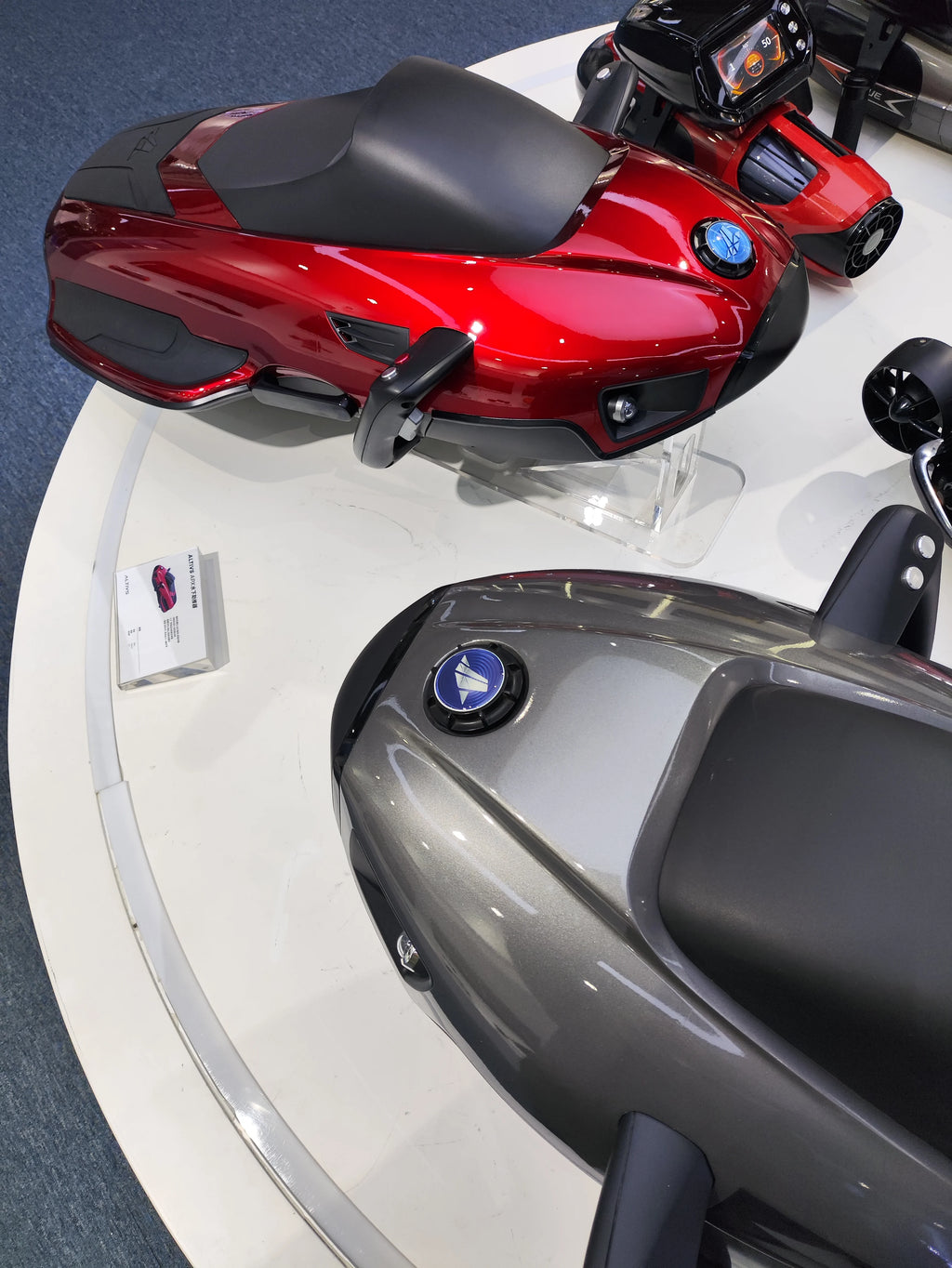 New Arrival Portable Electric Sea Scooter For Diving Underwater Sports Scooter Water Sports Equipment