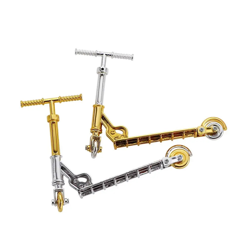 Quality Educational Toys Fingerboard Children's Finger Bike Two Wheel Scooter Mini Finger Scooter Mini Scooter Finger Scooter