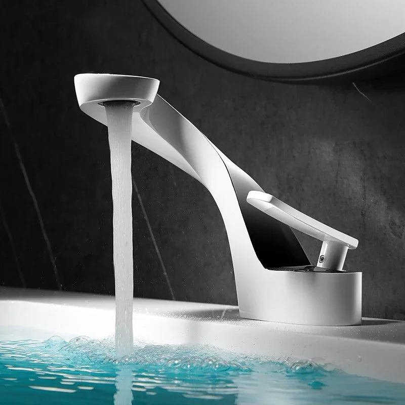 Luxury Bathroom Faucet Curve Single Handle Wash Basin Sink Faucet Hot And Cold Water Sink Mixer Tap Brass Deck Mounted Torneira
