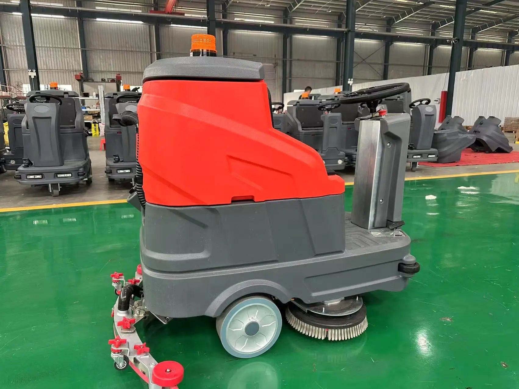 New High-voltage Electric Riding Self-Propelled Factory Floor Cleaner, 24V100AH 100L Tank, Professional Cleaning,