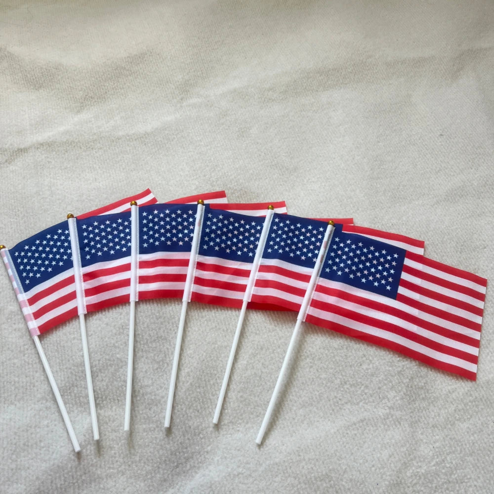 America hand-held flags21*14cm American National Flag USA Flying Flag The United States of America Banner Hand flags with Plasti