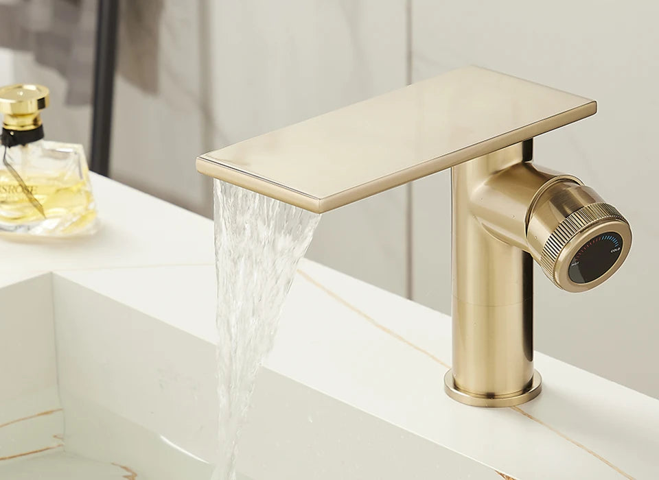 Bathroom Waterfall Basin Sink Faucet Black Faucets Brass Bath Faucet Hot&Cold Water Mixer Vanity Tap Deck Mounted Washbasin Tap