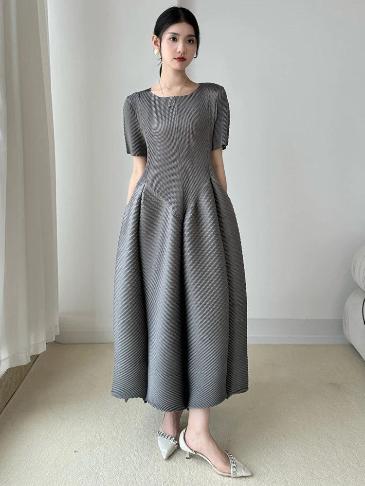 LANMREM High End Purple Pleated Women's Dress 2025 New Round Neck Short Sleeved Spliced Design Ball Gown Summer Dresses 2DB3489
