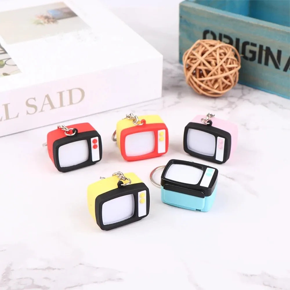 Creative Retro Television Keychain Model  Keychain Pendant Creative Children  Miniature Television Tv Led Keychain Home