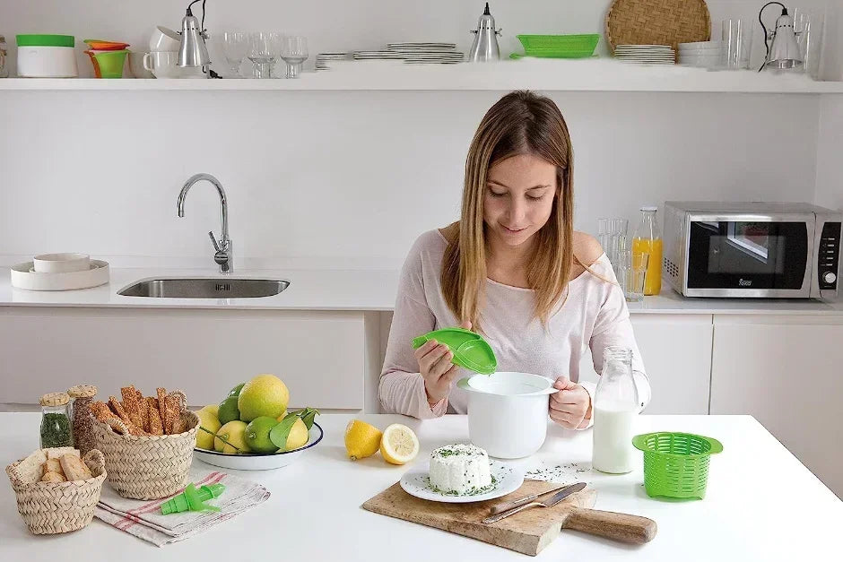Silicone Microwave Fresh Cheese Maker Kit, Cheese Whey Drain Filter Bucket with Recipe for Homemade Cheese Kitchen Gadgets