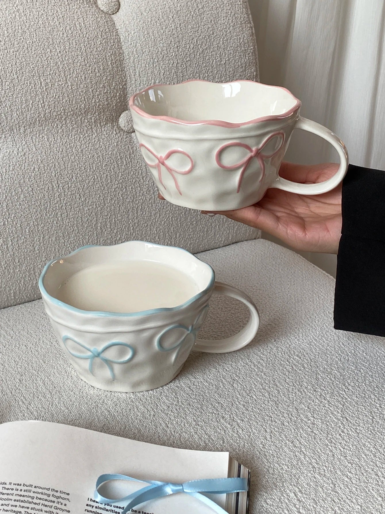 1Pc Ceramic Mug with Bowknot, Exquisite and Simple Design, Large Capacity Couple's Matching Mug, Suitable for Home Decoration, Home Drinking, Candlelight Dinner, Coffee Latte Art Cup, Holiday Gift, Exquisite Gift