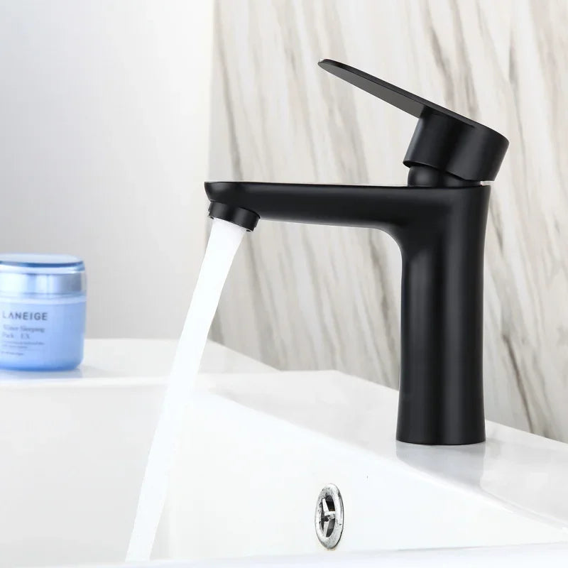 Bathroom Basin Faucet Cold & Hot Water Mixer Sink Tap Black Single Handle High Quality Kitchen Bathroom Accessory