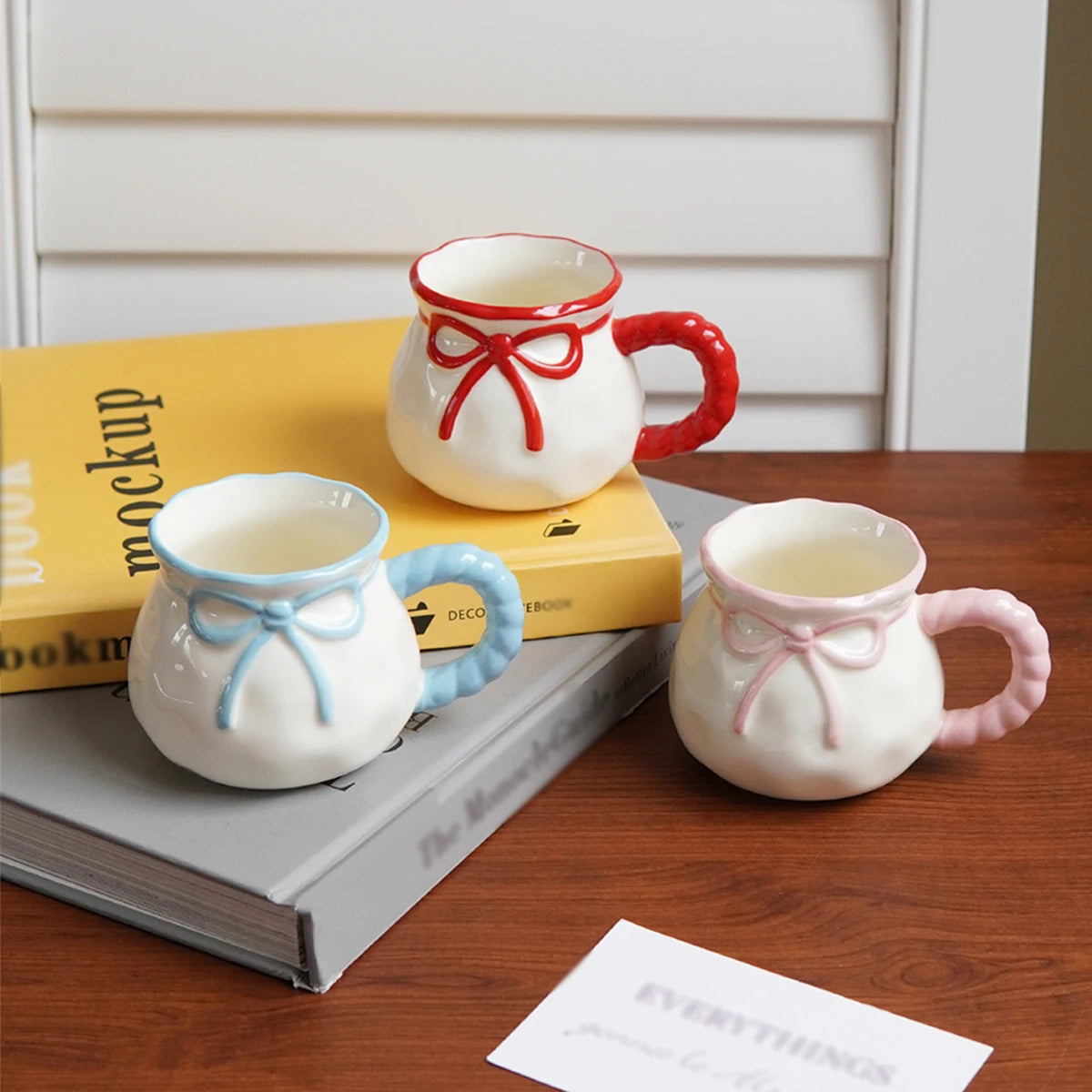 1Pc Ceramic Cup with Bowknot Design, Small Capacity Coffee Cup with Bowknot Handle, Household Daily Drinking Cup, Suitable for Afternoon Tea and Black Tea, Suitable for Espresso Cups in Restaurants and Cafes, Gift for Giving