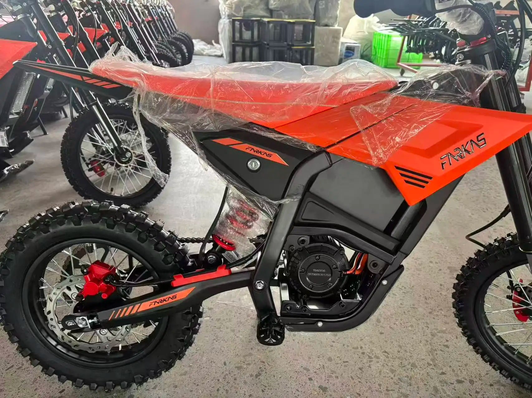 Dropshipping Electric Motocross Bike 60V 27AH 1600W,40Mph,37 Miles,Urban Commuting Front 17";Rear 14" Off-Road Electric Bike