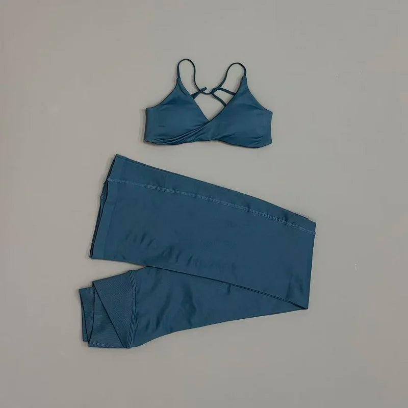 2Pcs Women Sports Yoga Set Halter Neck Sports Bra Flare Leggings Seamless Hip Lifting Quick Dry Gym Fitness Workout Activewear