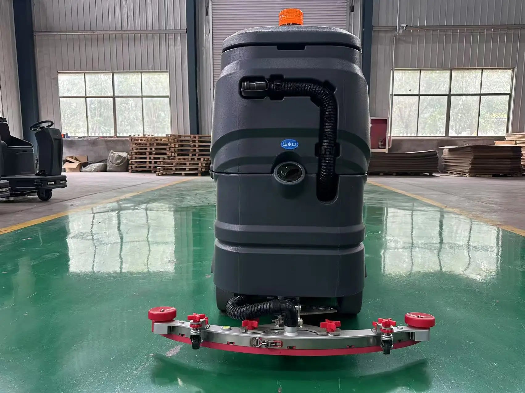 New High-voltage Electric Riding Self-Propelled Factory Floor Cleaner, 24V100AH 100L Tank, Professional Cleaning,