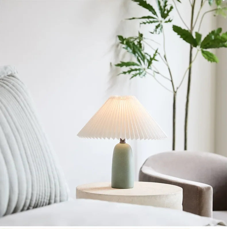 Nordic Design Romantic Atmosphere Pleated Ceramic Table Lamp LED E27 Minimalist Modern Light Fixture Bedroom Bedside Living Room