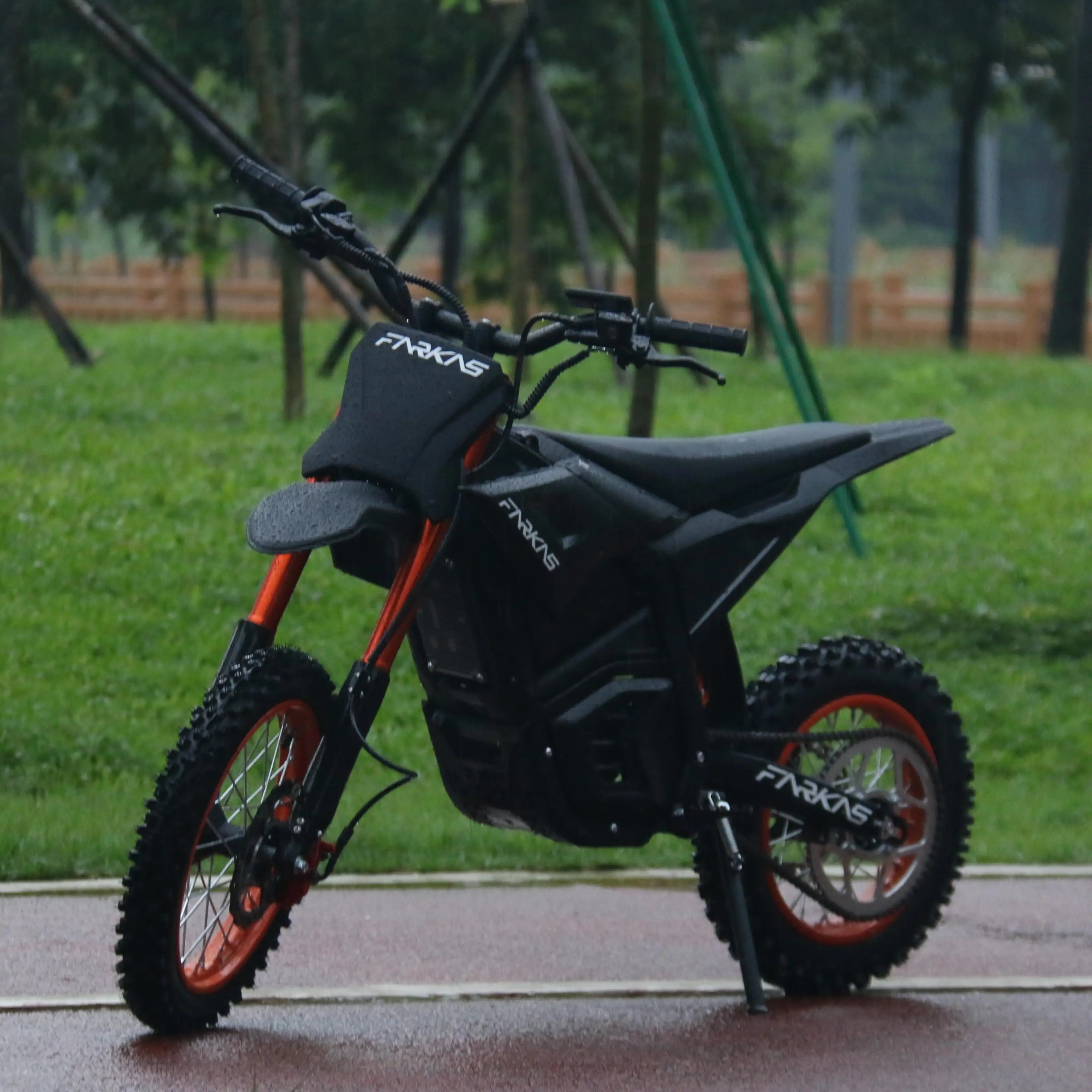 Dropshipping Electric Motocross Bike 60V 27AH 1600W,40Mph,37 Miles,Urban Commuting Front 17";Rear 14" Off-Road Electric Bike