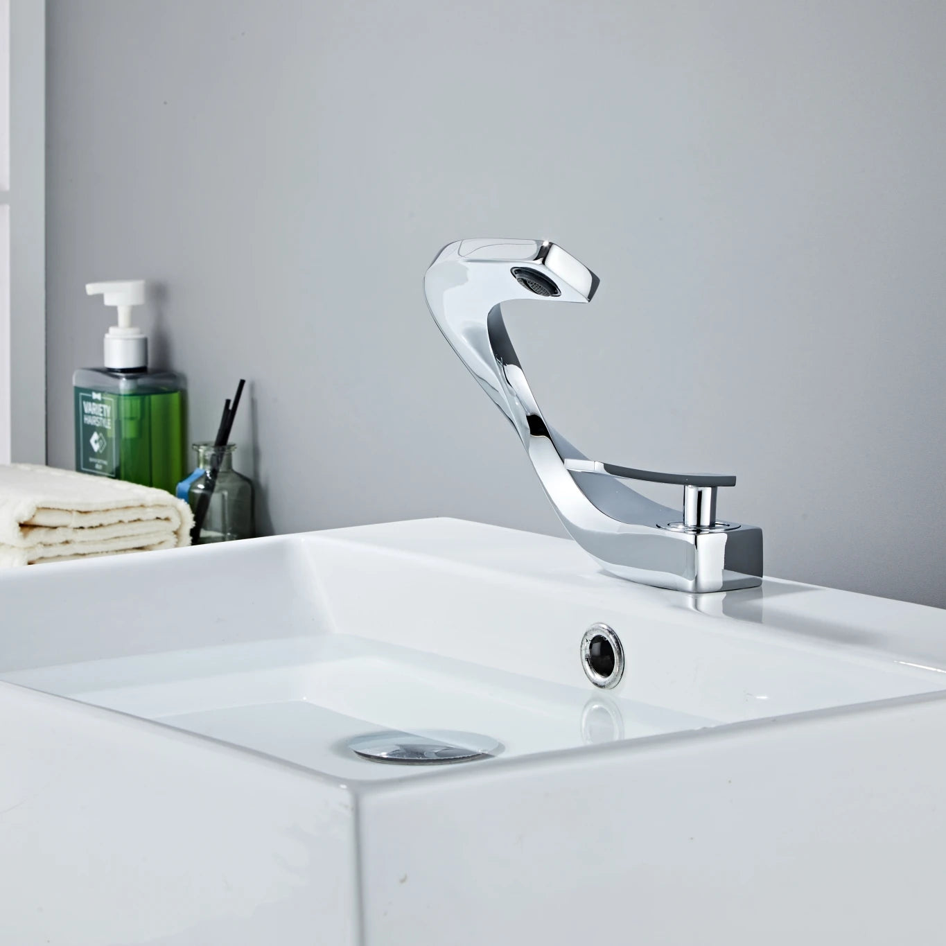 Basin Faucet  Brass Hot and Cold Wash Basin Faucet White with Gold Bathroom Basin Modern Minimalist Creative Faucet PP-12085