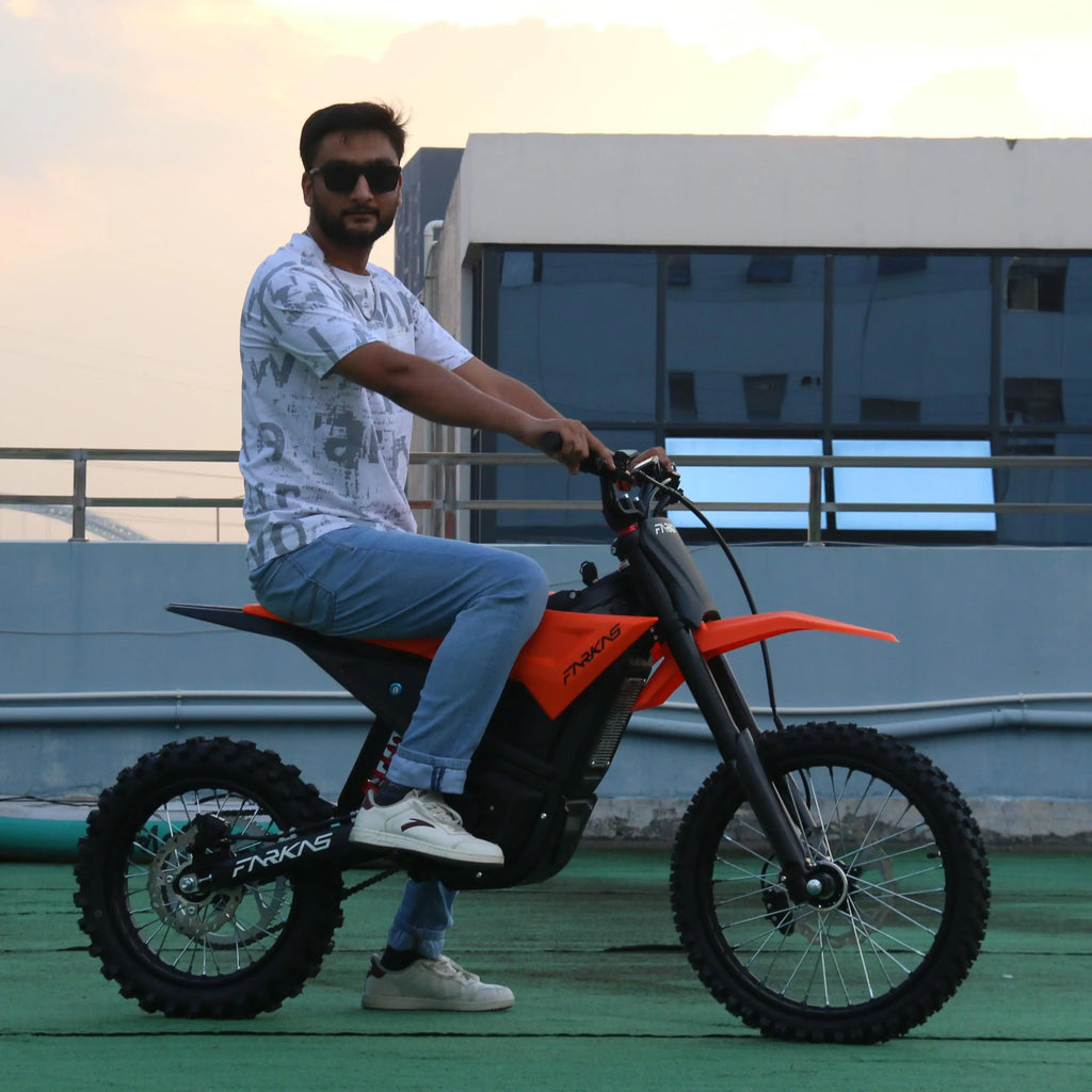 Dropshipping Electric Motocross Bike 60V 27AH 1600W,40Mph,37 Miles,Urban Commuting Front 17";Rear 14" Off-Road Electric Bike