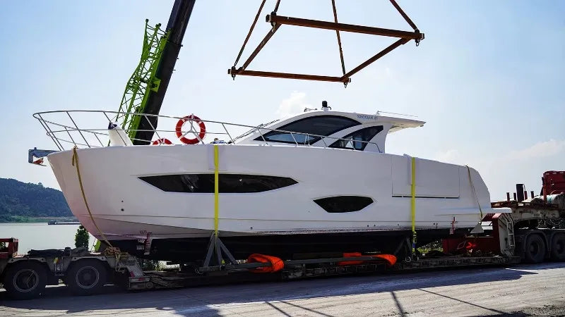 Customizable 2026  Factory Direct 41ft Aluminum Alloy  Luxury Yacht CE High Speed Sport Boat with Outboard Machine for Sale