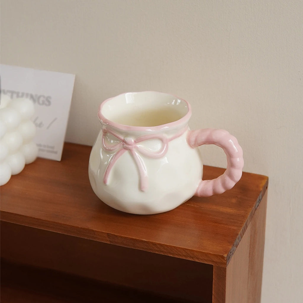 1Pc Ceramic Cup with Bowknot Design, Small Capacity Coffee Cup with Bowknot Handle, Household Daily Drinking Cup, Suitable for Afternoon Tea and Black Tea, Suitable for Espresso Cups in Restaurants and Cafes, Gift for Giving