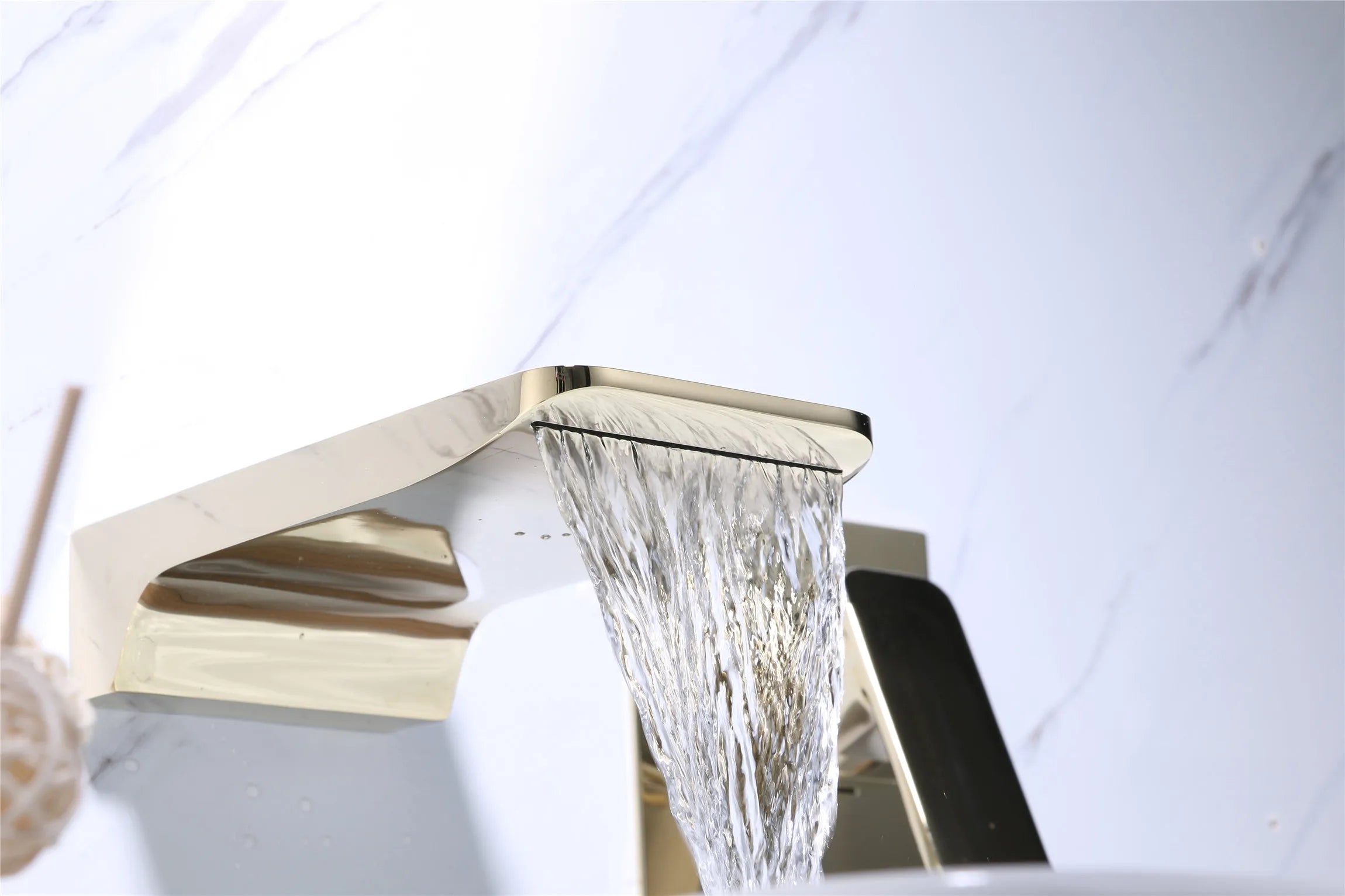 Becola Copper Matte Black Bathroom Water Basin Sink Mixer Tap Bathtub