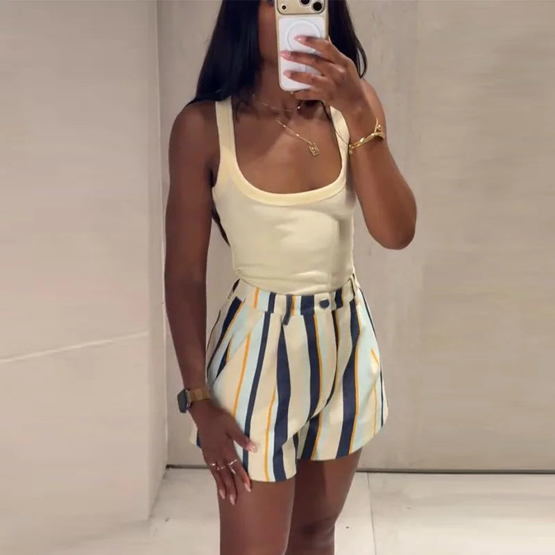 Chic Striped Women's Shorts Loose Mid-Waist Button Pocket Lady Short Pants 2026 Summer Autumn Fashion Female Street Bottoms