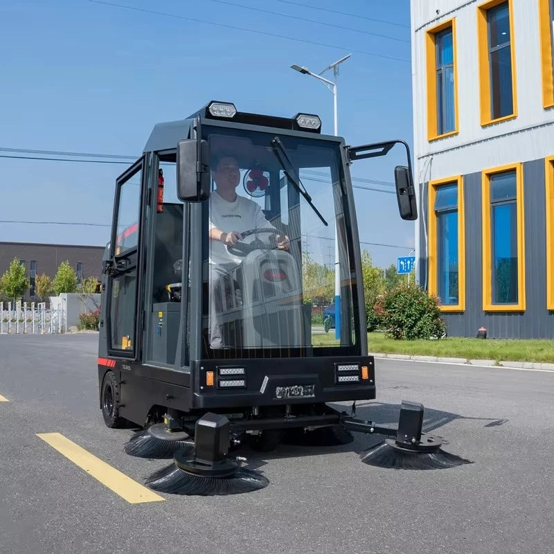Floor Sweeper Cleaning Machine Industrial Ride-on Street Sweeper Car