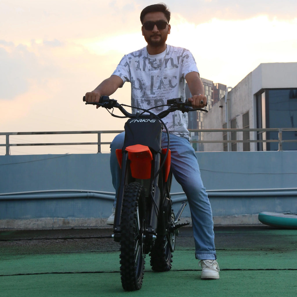 Dropshipping Electric Motocross Bike 60V 27AH 1600W,40Mph,37 Miles,Urban Commuting Front 17";Rear 14" Off-Road Electric Bike