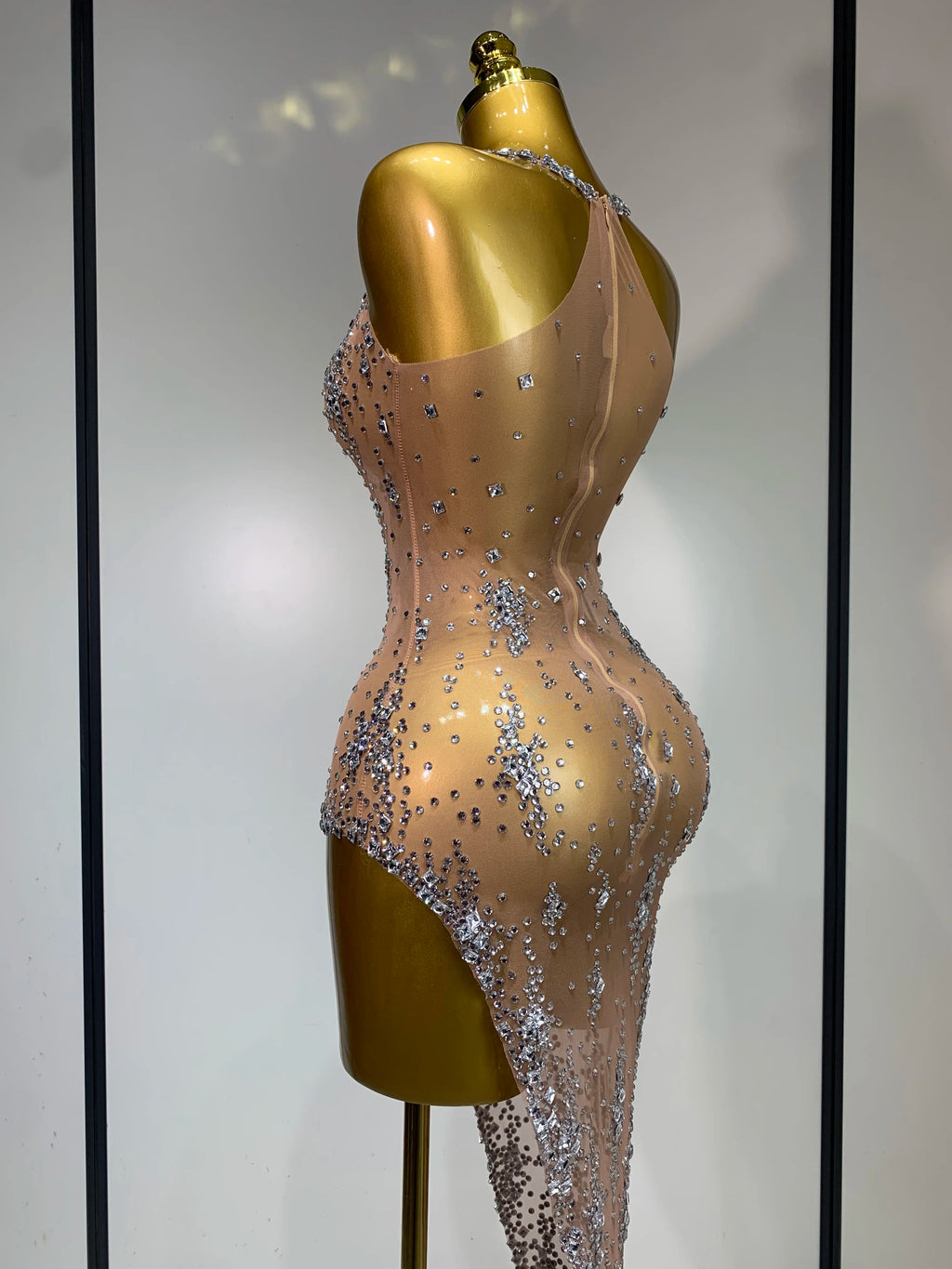 2025 Sparkly Rhinestone V Neck Stretch Mesh Sexy See Through Dress Women Elegant Party Celebrate Perform Costume Stage Outfit