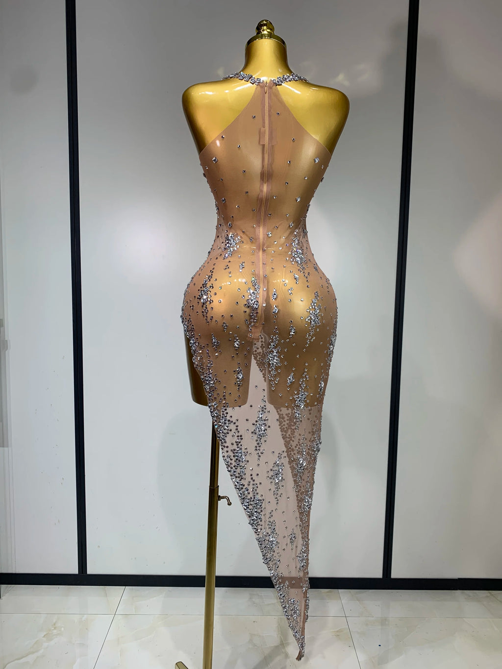 2025 Sparkly Rhinestone V Neck Stretch Mesh Sexy See Through Dress Women Elegant Party Celebrate Perform Costume Stage Outfit