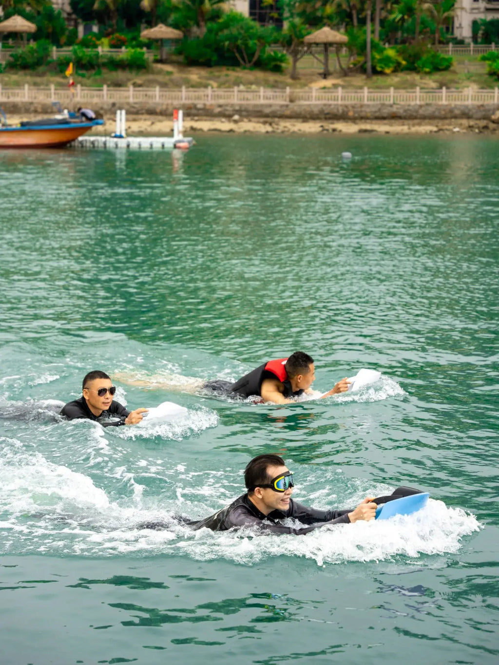 Water Electric Surfboard Swimming Skis Handheld Thruster Powered Surfboard Motorboat Water Sports Supplies