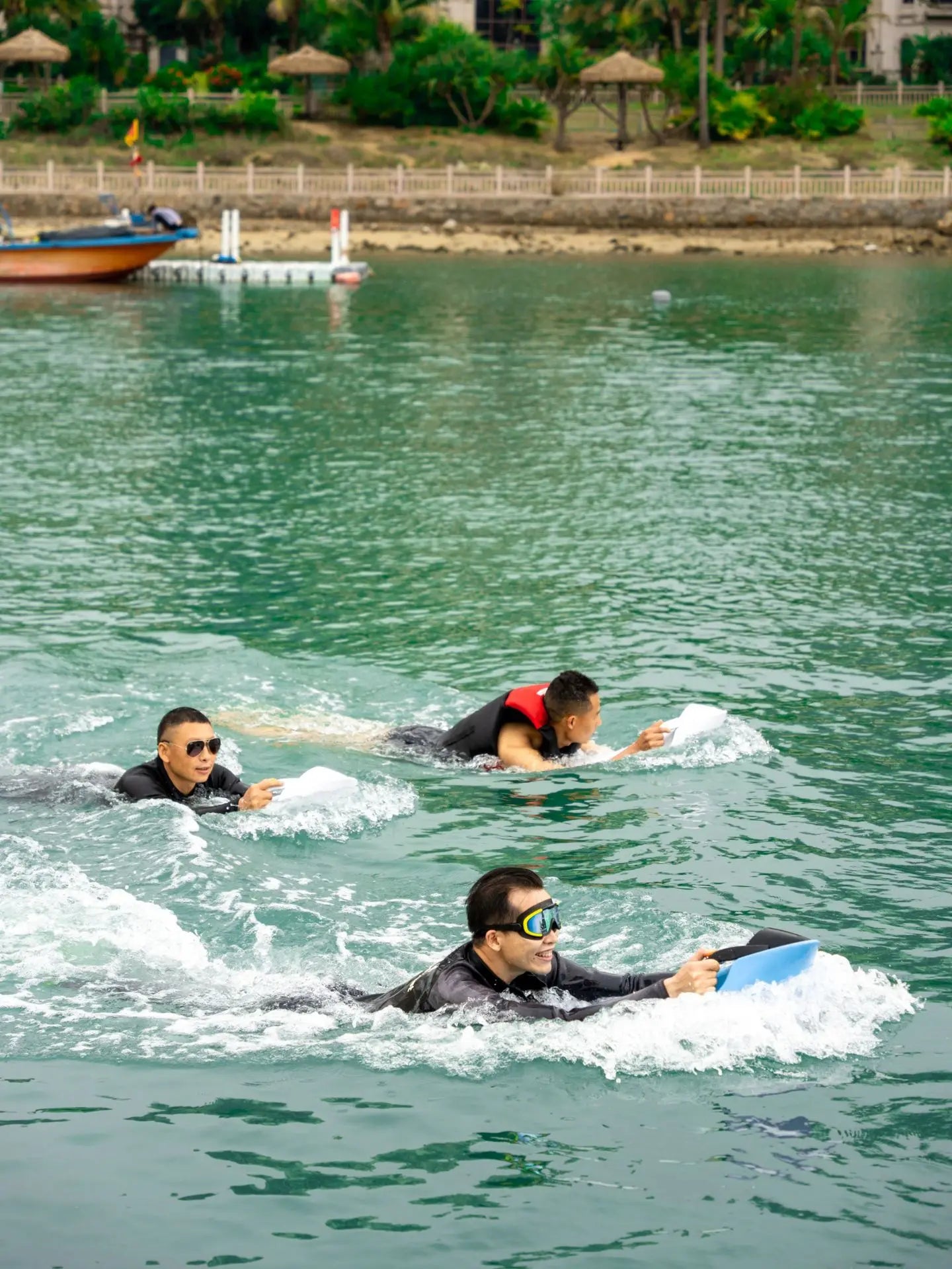 Water Electric Surfboard Swimming Skis Handheld Thruster Powered Surfboard Motorboat Water Sports Supplies