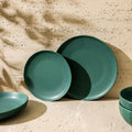 8 sets of tableware with ceramic plates, green