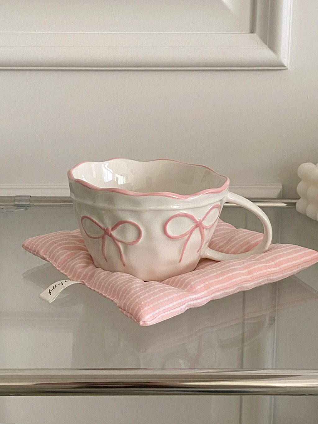 1Pc Ceramic Mug with Bowknot, Exquisite and Simple Design, Large Capacity Couple's Matching Mug, Suitable for Home Decoration, Home Drinking, Candlelight Dinner, Coffee Latte Art Cup, Holiday Gift, Exquisite Gift