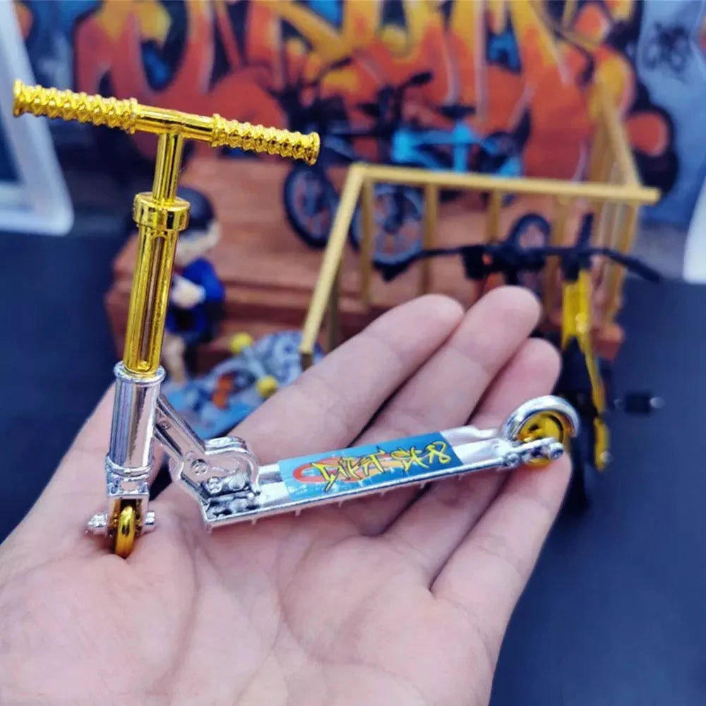 Quality Educational Toys Fingerboard Children's Finger Bike Two Wheel Scooter Mini Finger Scooter Mini Scooter Finger Scooter
