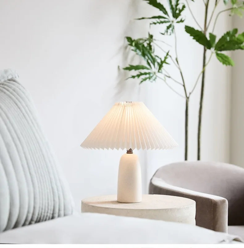 Nordic Design Romantic Atmosphere Pleated Ceramic Table Lamp LED E27 Minimalist Modern Light Fixture Bedroom Bedside Living Room