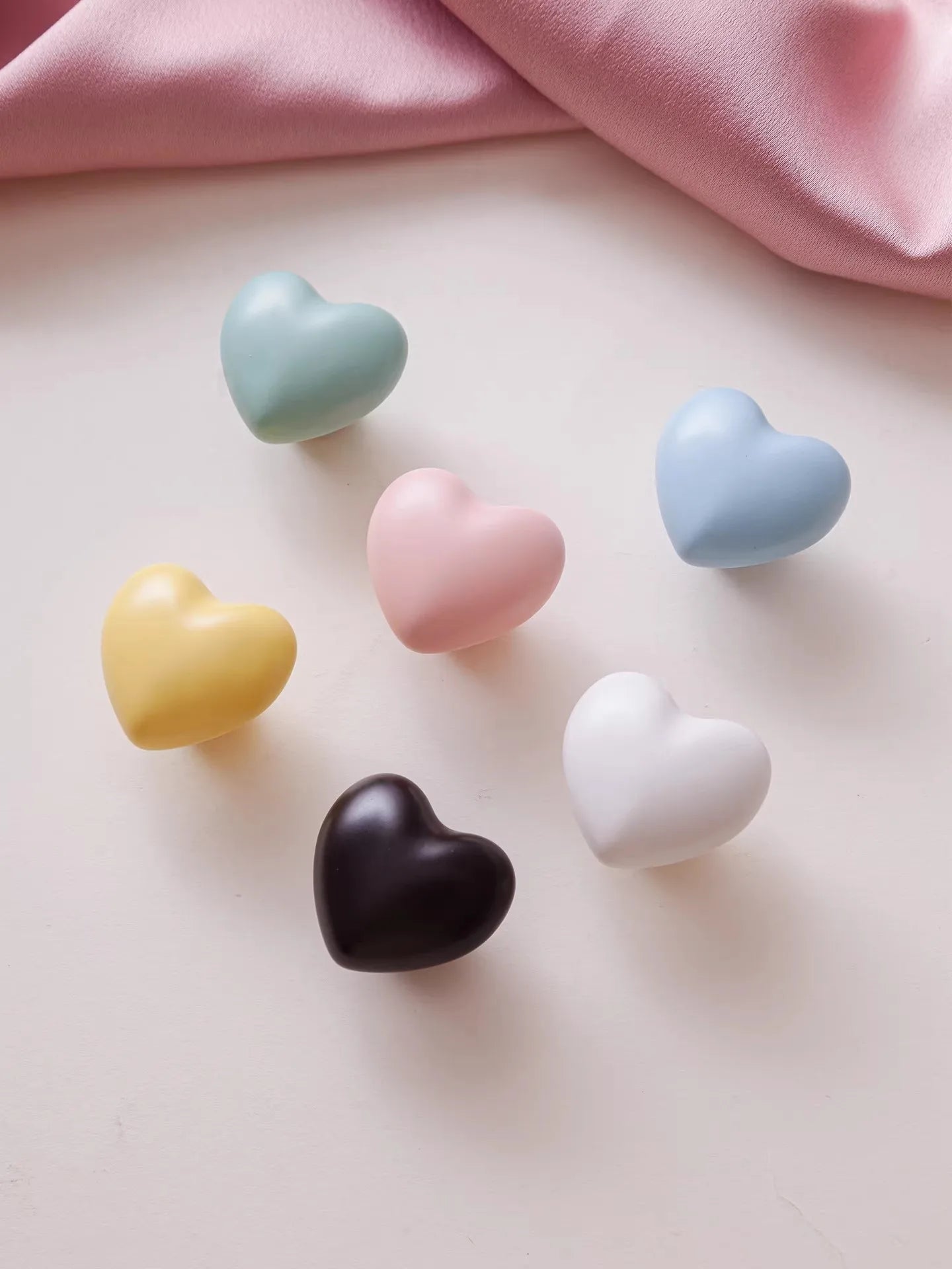 Colorful Ceramic Cabinet Handles for Children's Room Cute Drawer Round Knobs Heart Shaped Wardrobe Pulls Furniture Hardware1 pc